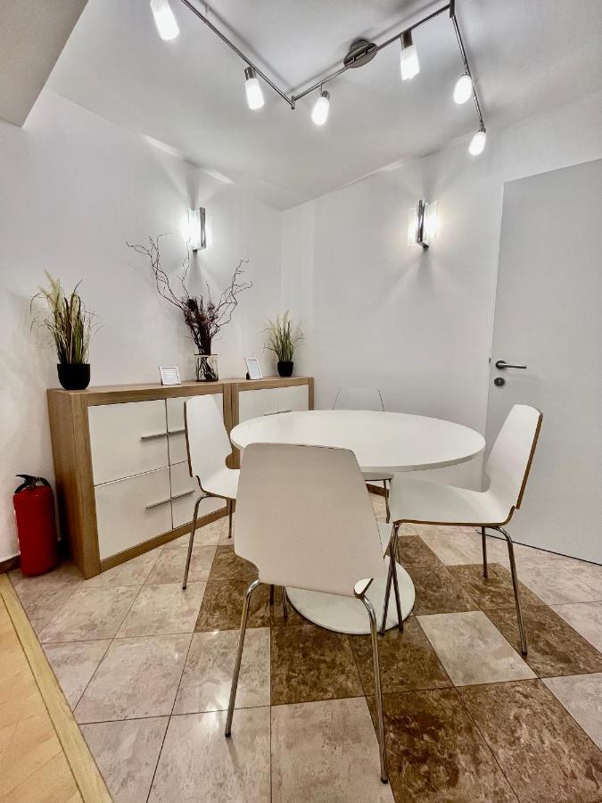 Traum Apartment Mit Pool+Balkon Wien Eksteriør billede