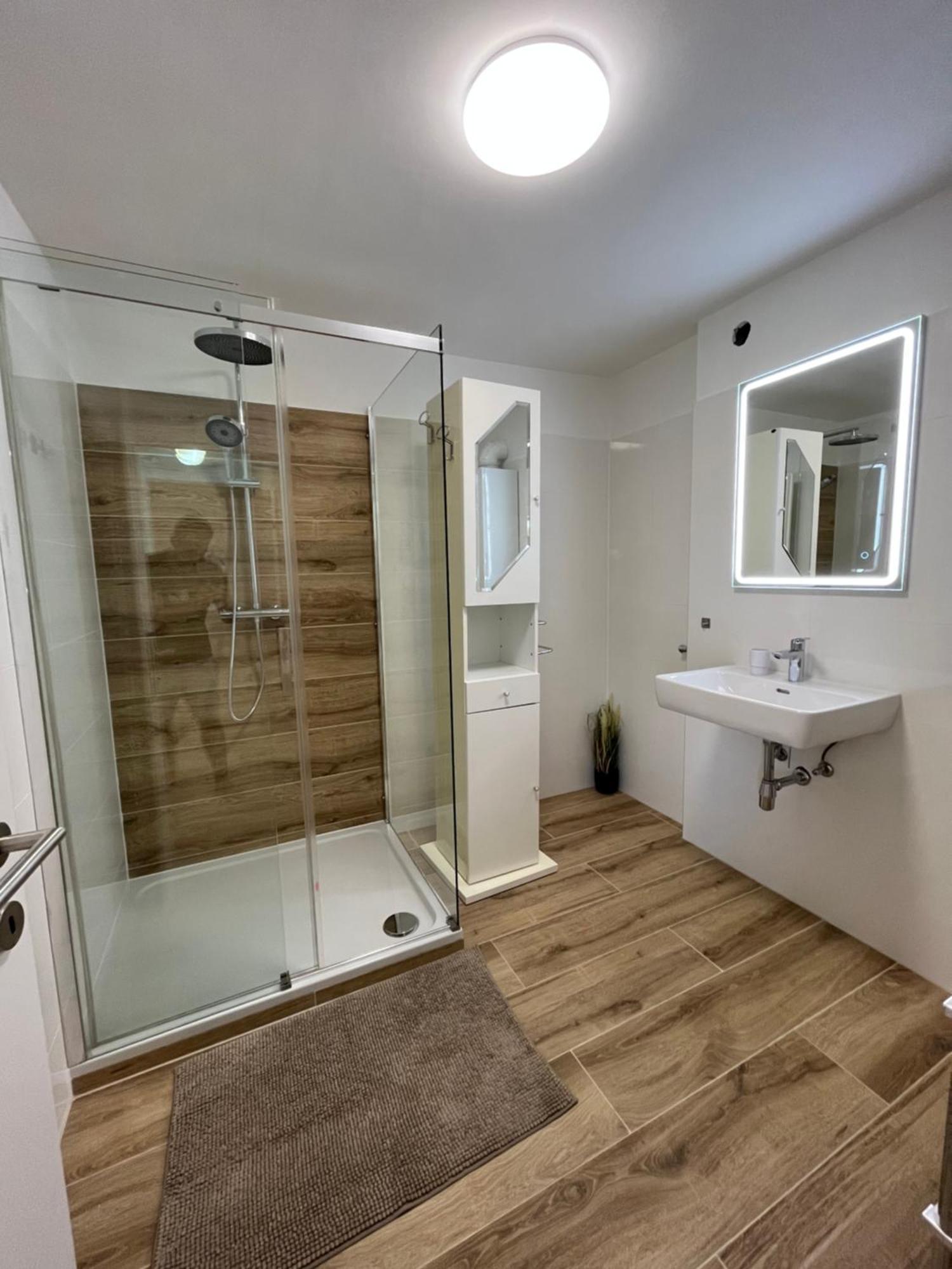 Traum Apartment Mit Pool+Balkon Wien Eksteriør billede